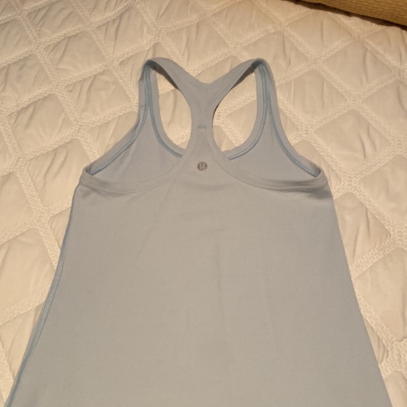 Lululemon tank in good condition - Picture 3 of 3
